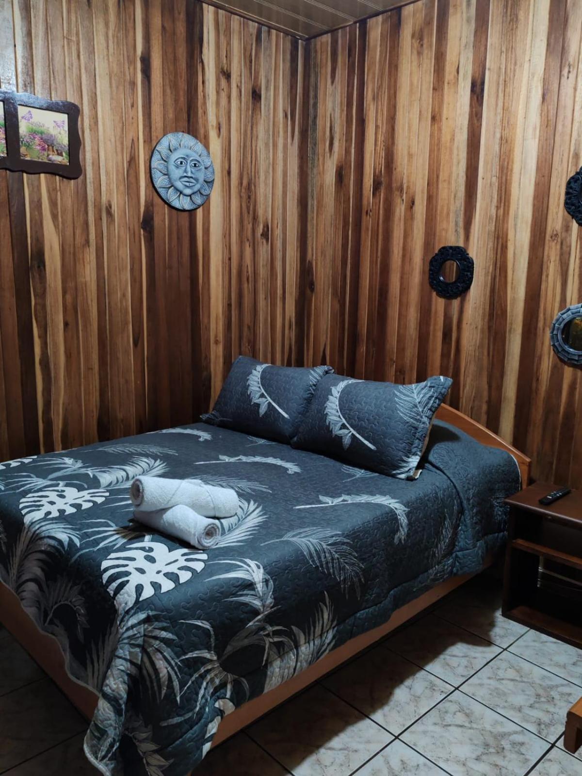 Cabinas El Pueblo B&B Монте-Верде Номер фото