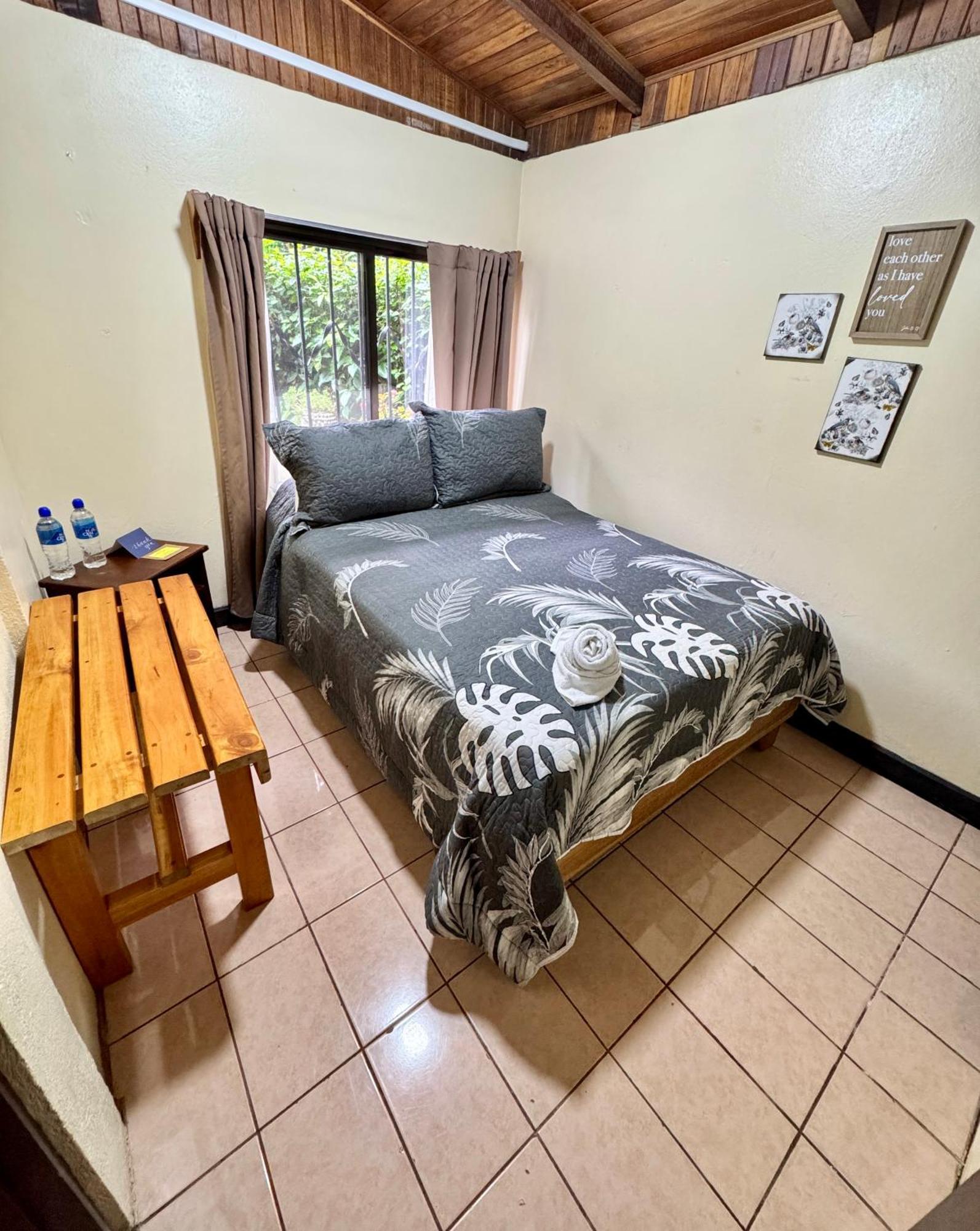 Cabinas El Pueblo B&B Монте-Верде Экстерьер фото