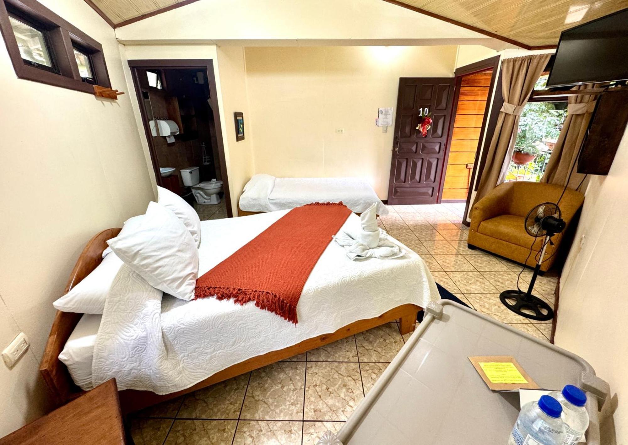 Cabinas El Pueblo B&B Монте-Верде Экстерьер фото