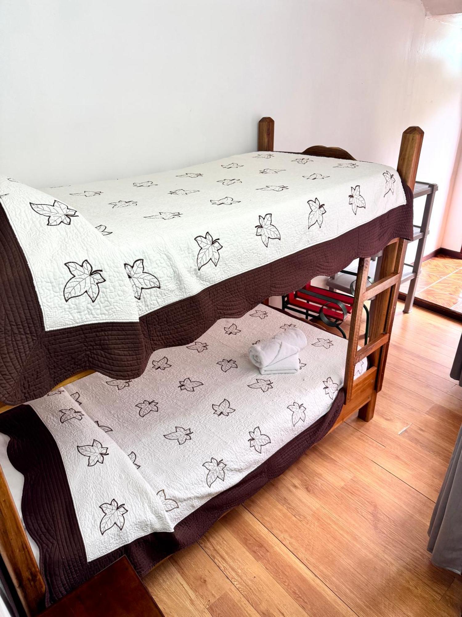 Cabinas El Pueblo B&B Монте-Верде Экстерьер фото